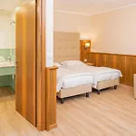 Hotel Centrale Otel