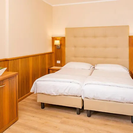 Hotel Centrale Otel 4*