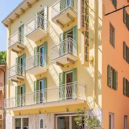 Hotel Centrale 4* Garda (Verona)