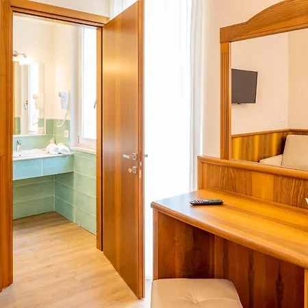 Hotel Centrale 4* Garda (Verona)