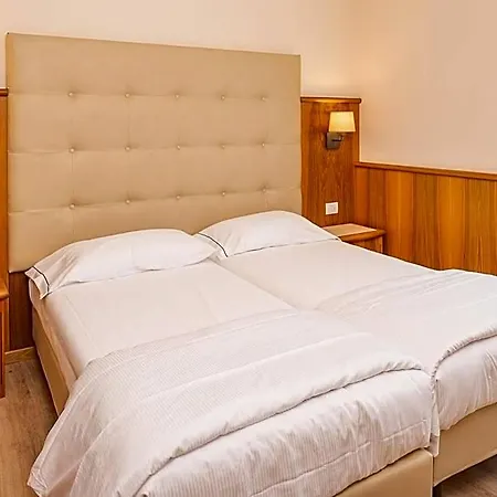 Hotel Centrale Garda (Verona)
