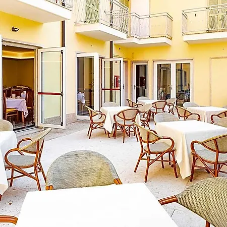 Hotel Centrale 4*