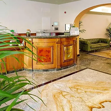 ホテル Hotel Centrale ガルダ