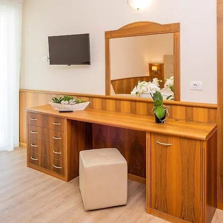 Hotel Centrale 4*