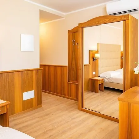 ホテル Hotel Centrale 4*