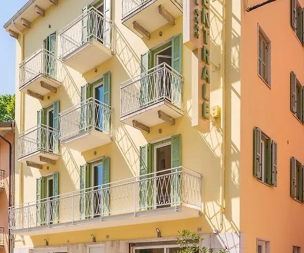 Hotel Centrale 4* Гарда