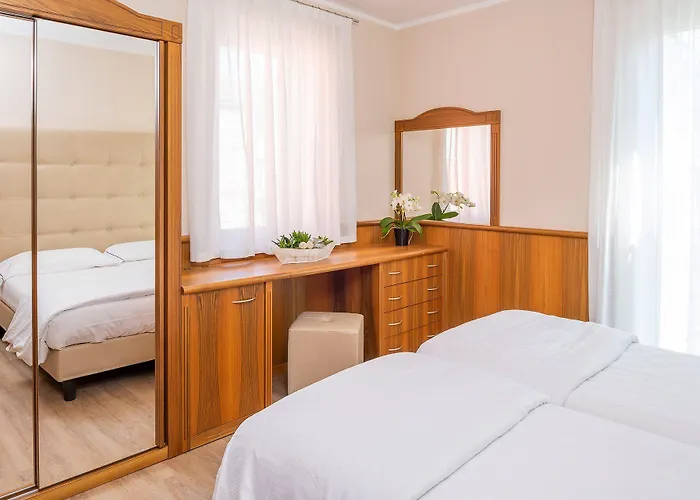 Hotel Centrale 4* 加尔达