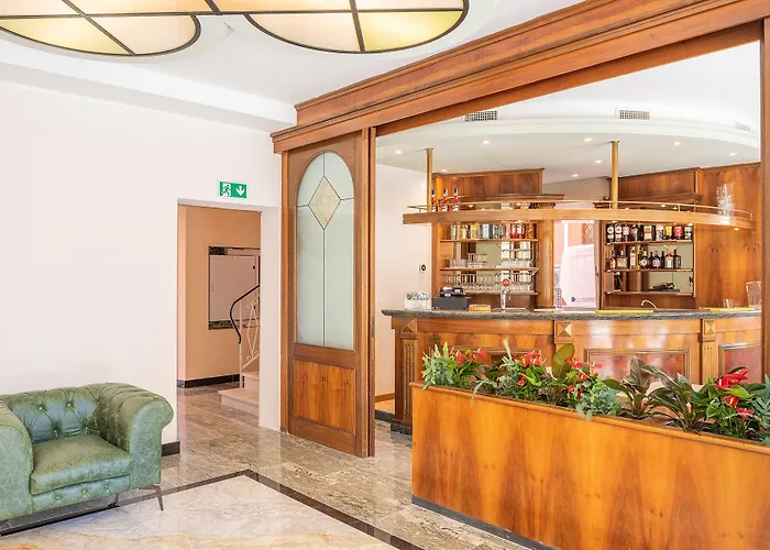 Hotel Centrale 4* 加尔达