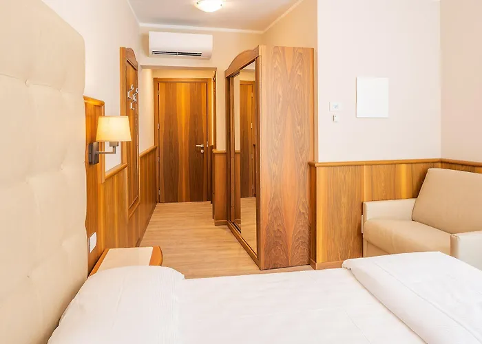 Hotel Centrale מלון 4*