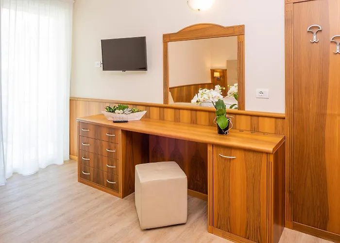 מלון Hotel Centrale גארדה