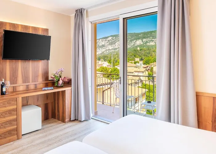 Hotel Centrale מלון 4*