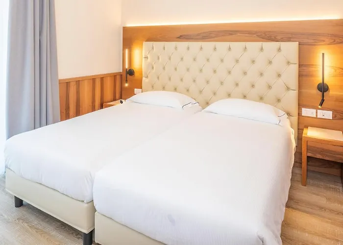 Hotel Centrale מלון