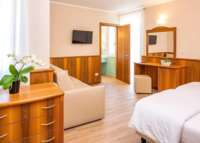Hotel Centrale Ξενοδοχείο 4*