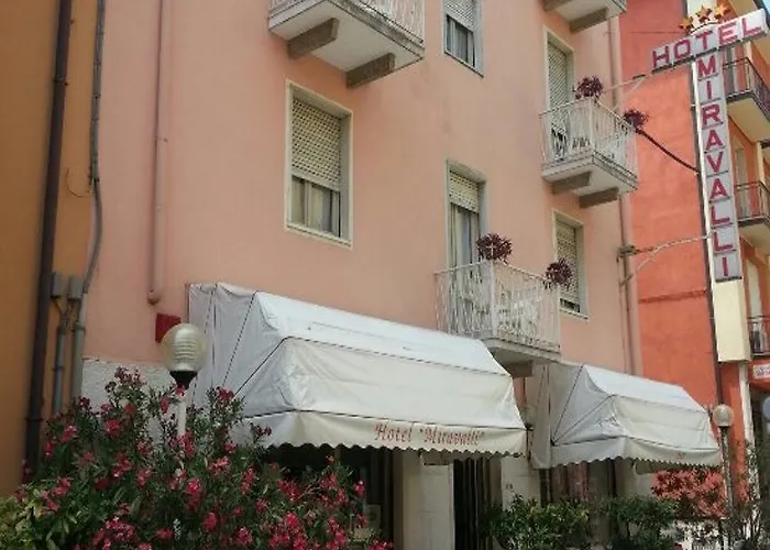 מלון Hotel Centrale